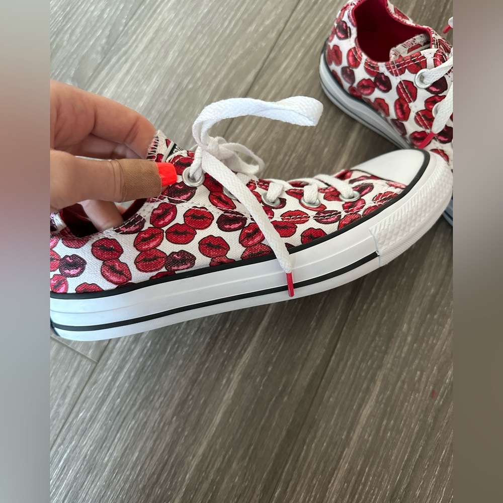 RARE Converse All Stars with lips print. Size 6 - Picture 4 of 10